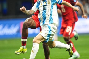  梅西在加拿大队比赛中回归赛场，败北引发热议！